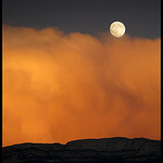 Pleine lune orangée par Michel-Delli - Digne les Bains 04000 Alpes-de-Haute-Provence Provence France