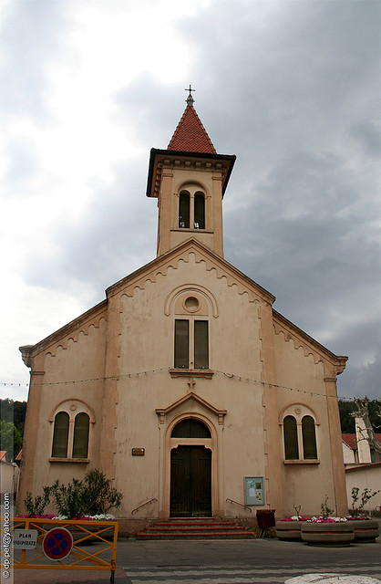 L'église au clocher pointu de Biver par Dominique Pipet