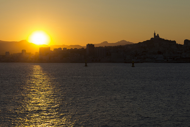 Lever de soleil sur Marseille (Bouches-du-Rhône - Marseille) by j_quetin